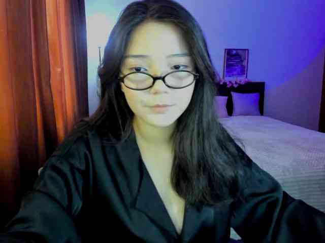 MilanaMittt webcam