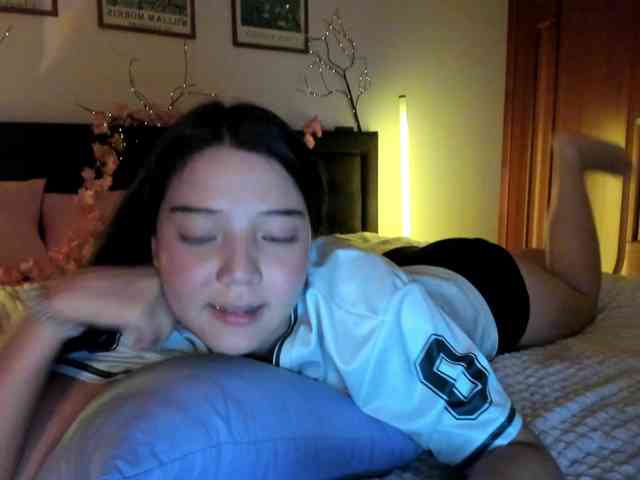 MilanaMittt webcam