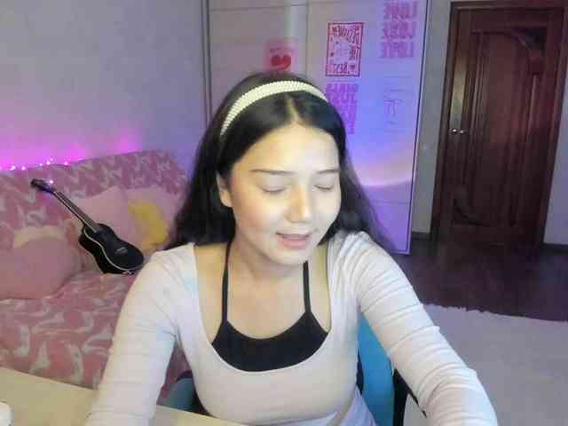 MilanaMittt webcam
