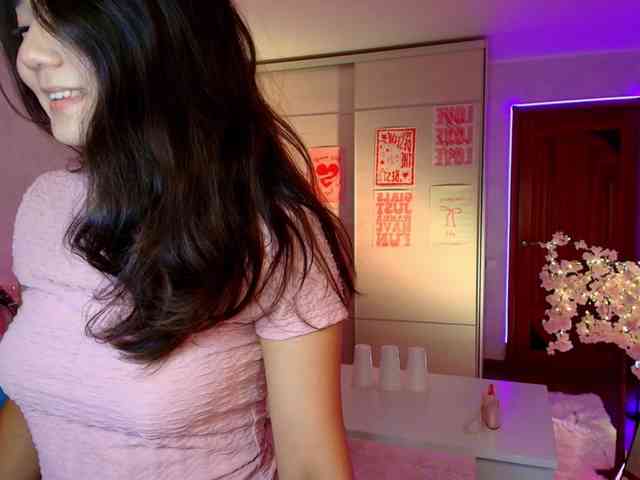 MilanaMittt webcam