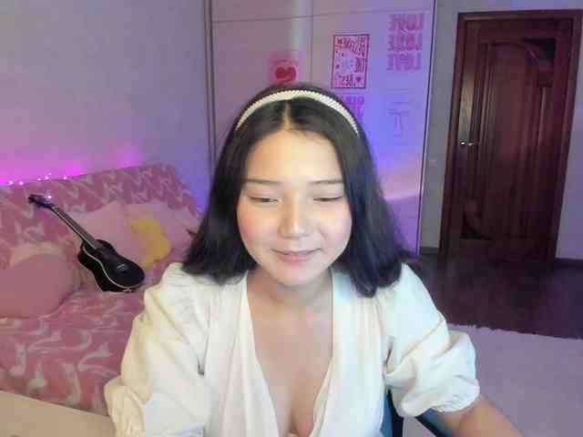 MilanaMittt webcam