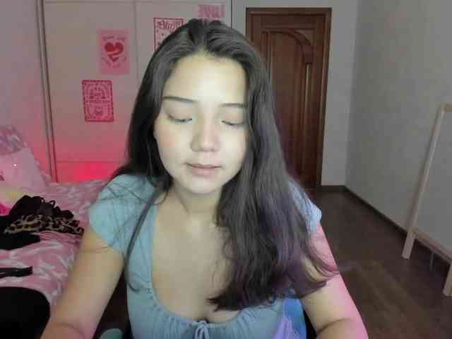 MilanaMittt webcam