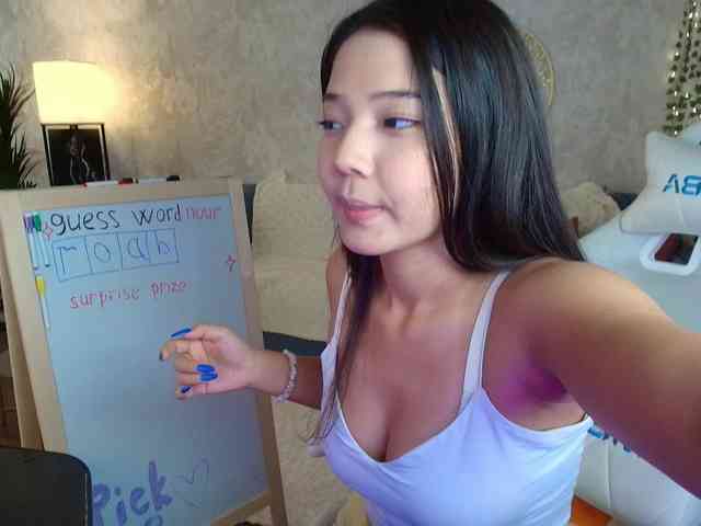 MilanaMittt webcam