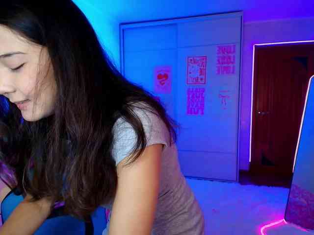 MilanaMittt webcam