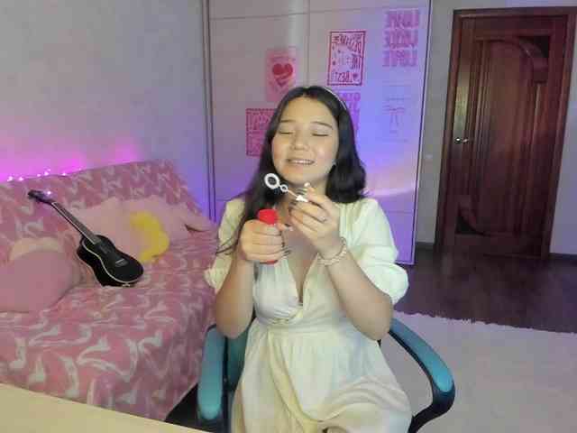 MilanaMittt webcam