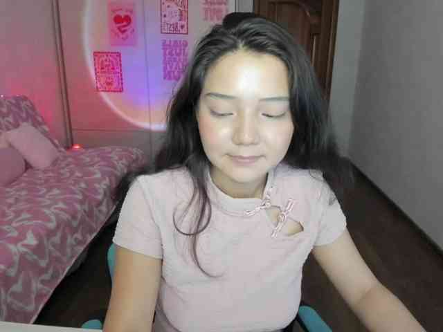 MilanaMittt webcam