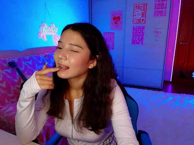 MilanaMittt webcam