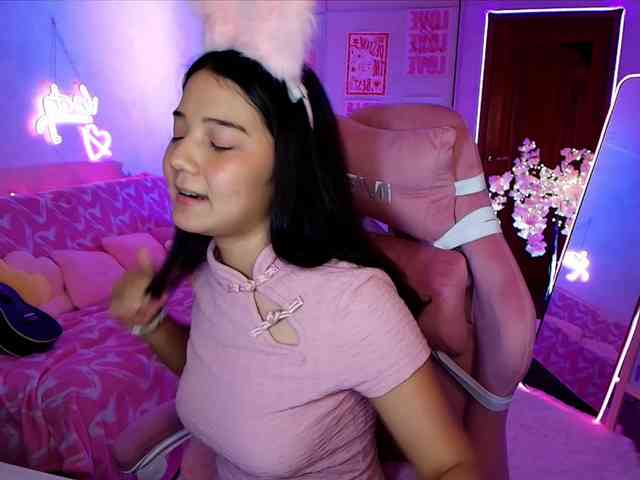 MilanaMittt webcam