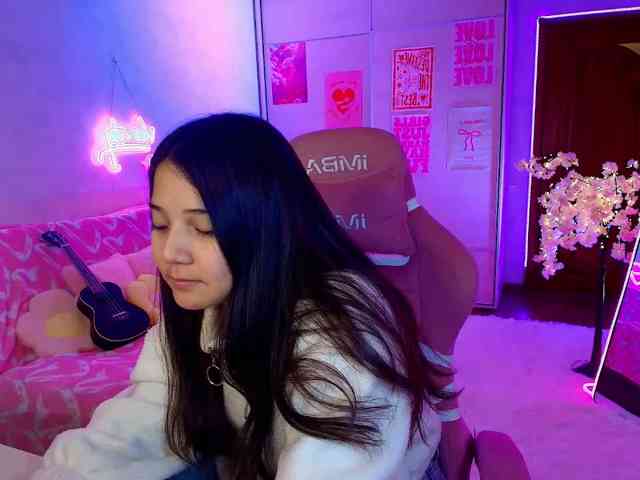 MilanaMittt webcam