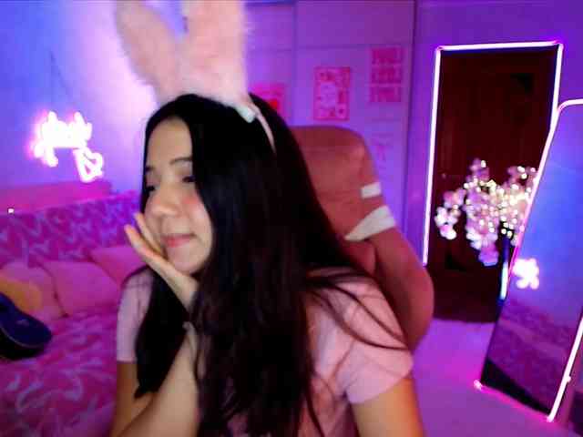 MilanaMittt webcam