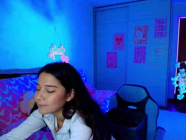MilanaMittt webcam