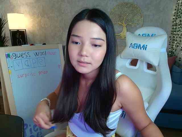 MilanaMittt webcam