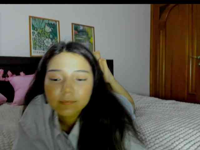 MilanaMittt webcam