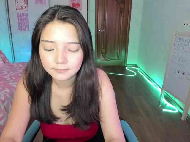 MilanaMittt webcam