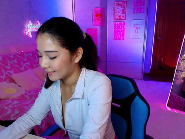 MilanaMittt webcam