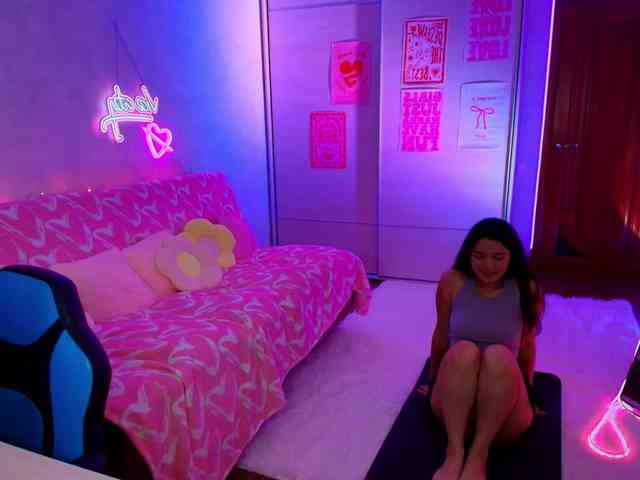 MilanaMittt webcam
