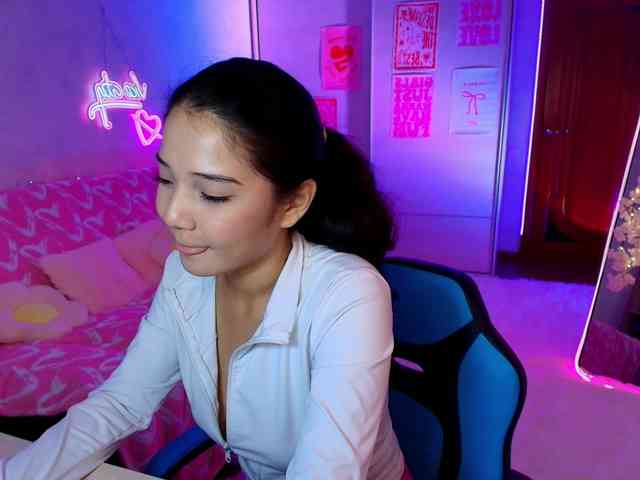 MilanaMittt webcam