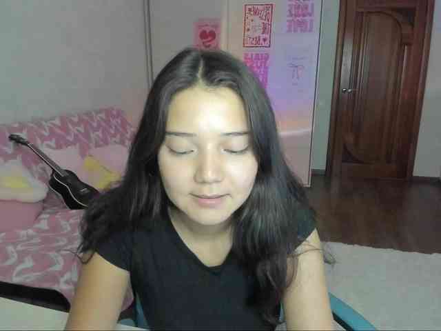 MilanaMittt webcam
