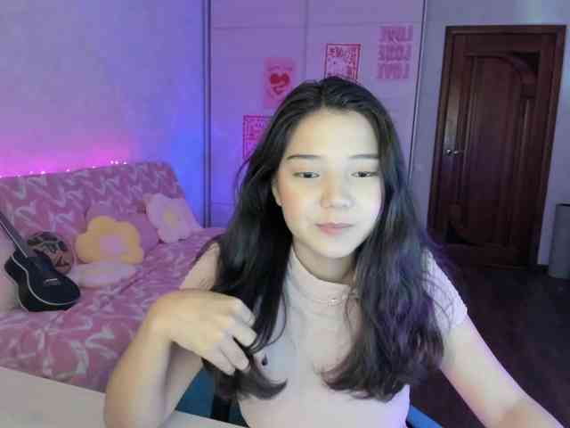 MilanaMittt webcam