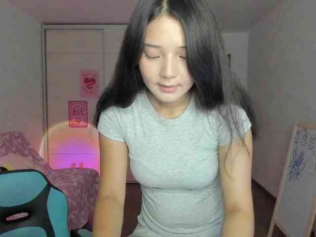 MilanaMittt webcam