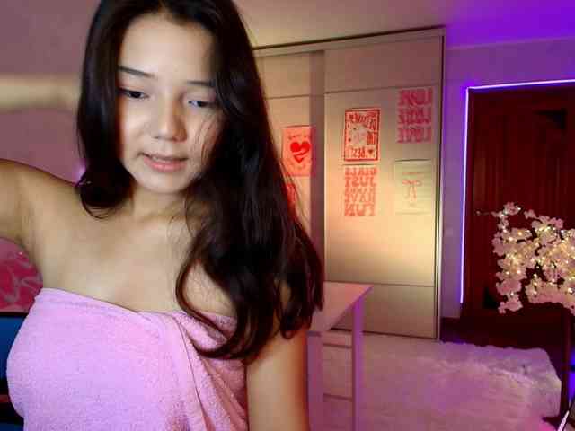 MilanaMittt webcam