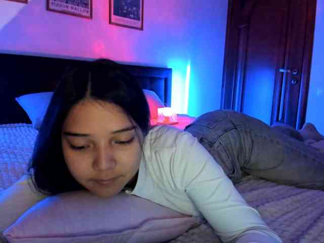 MilanaMittt webcam