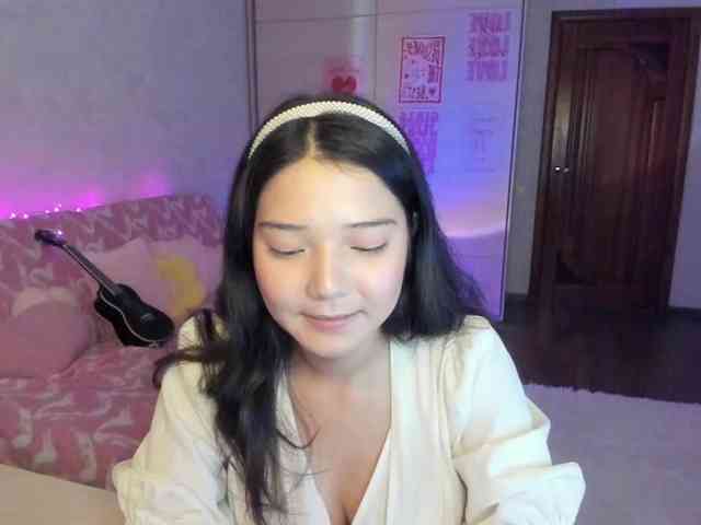 MilanaMittt webcam