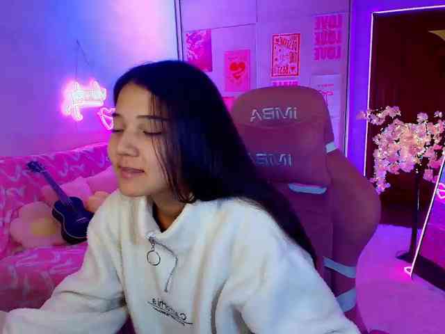 MilanaMittt webcam