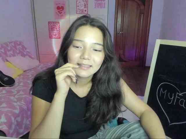 MilanaMittt webcam