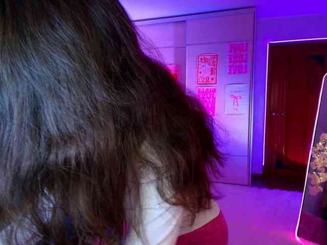 MilanaMittt webcam