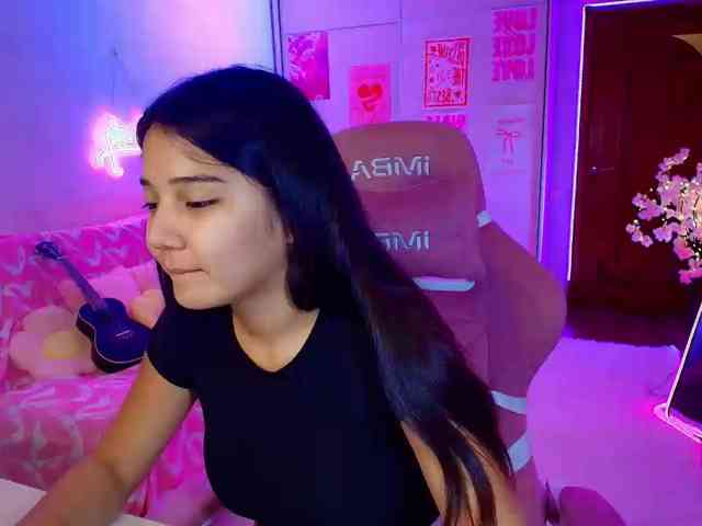 MilanaMittt webcam