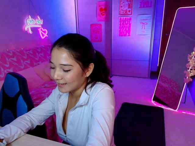 MilanaMittt webcam