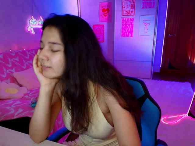 MilanaMittt webcam