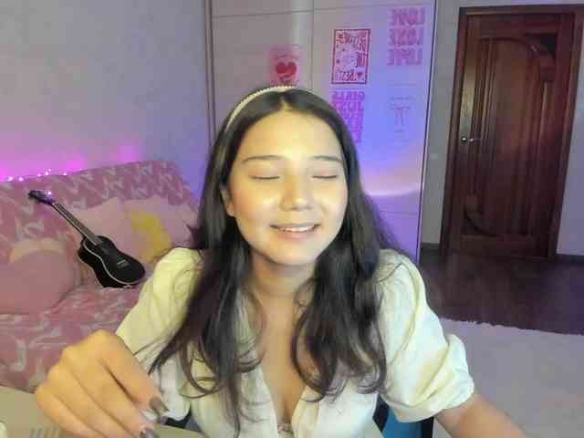 MilanaMittt webcam