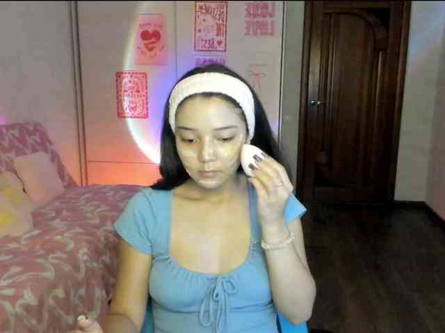 MilanaMittt webcam