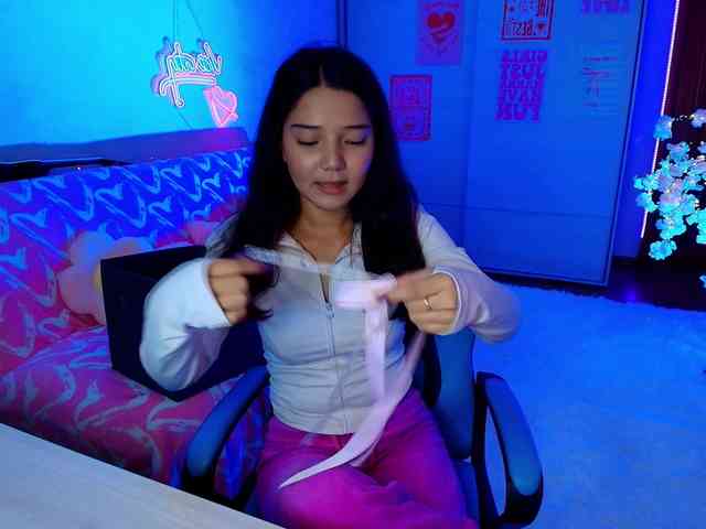 MilanaMittt webcam