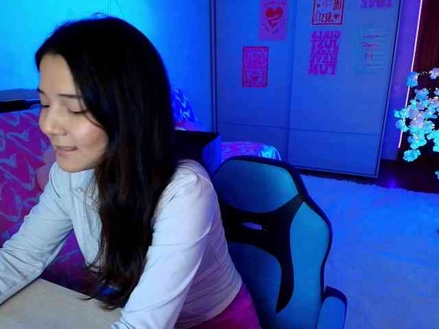 MilanaMittt webcam
