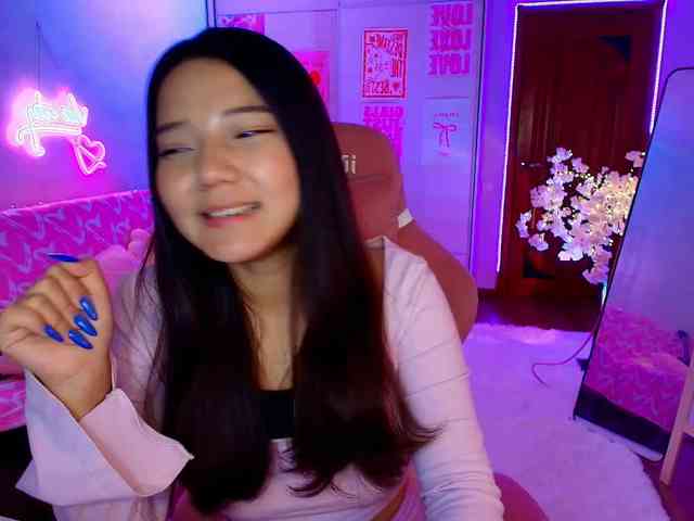 MilanaMittt webcam
