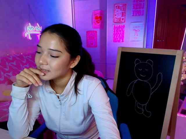 MilanaMittt webcam