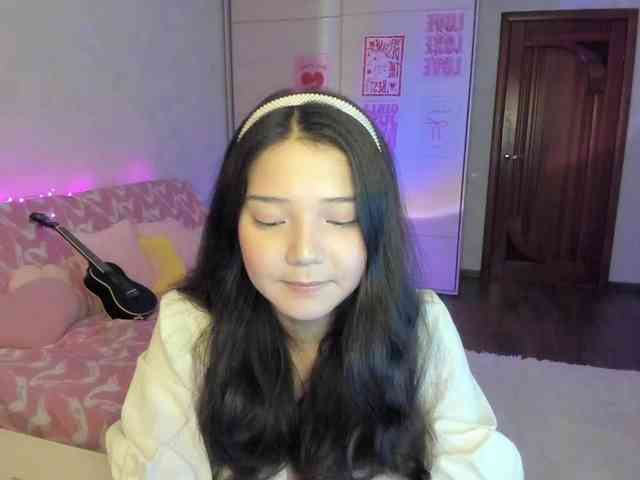 MilanaMittt webcam
