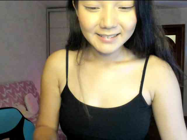 MilanaMittt webcam