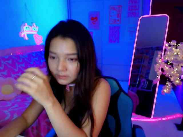 MilanaMittt webcam