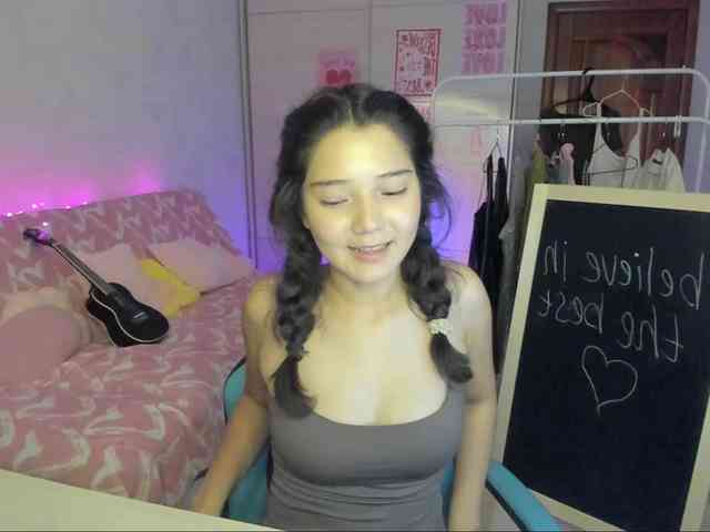 MilanaMittt webcam