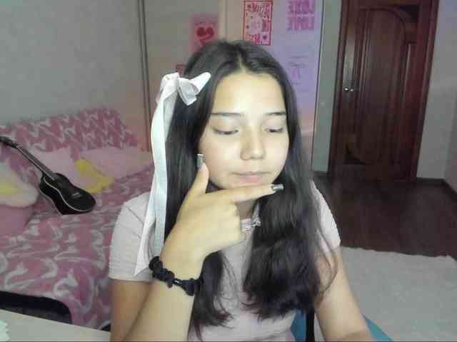 MilanaMittt webcam
