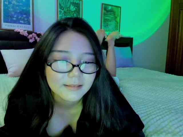 MilanaMittt webcam