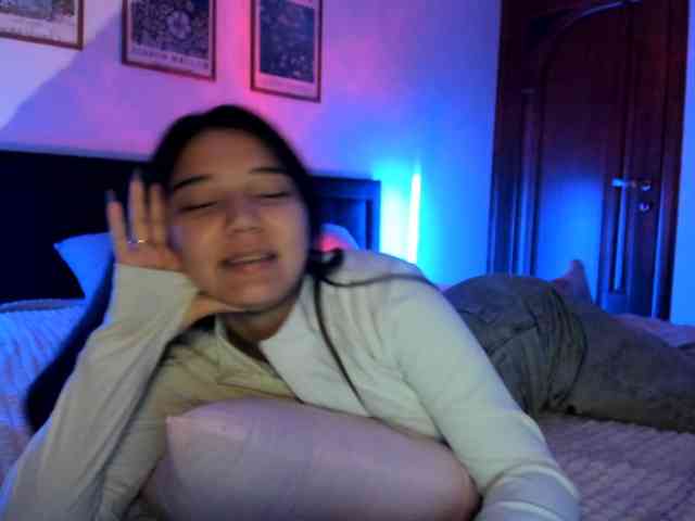 MilanaMittt webcam