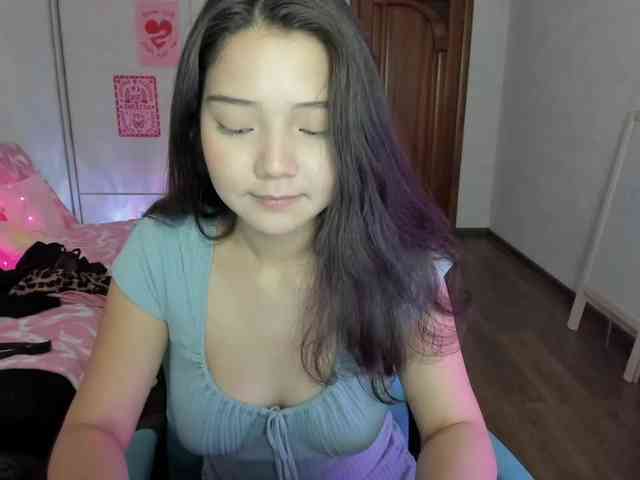 MilanaMittt webcam