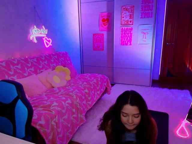 MilanaMittt webcam