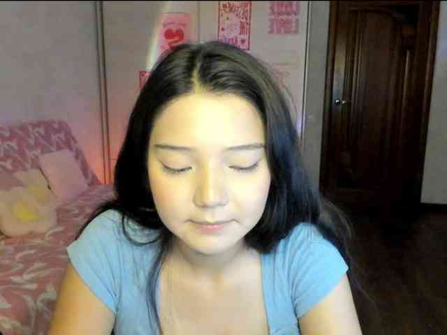 MilanaMittt webcam