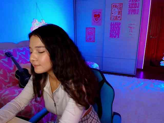 MilanaMittt webcam